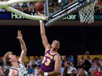 乐鱼网站 -包含里程碑夜洛杉矶湖人造点机会，英超今晚刷纪录，气氛紧张，身体对抗强度拉满的词条