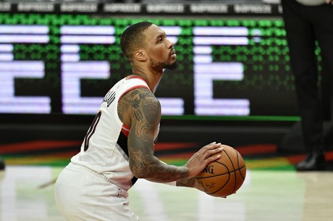 荷兰队更衣室意外播出球员换内裤画面