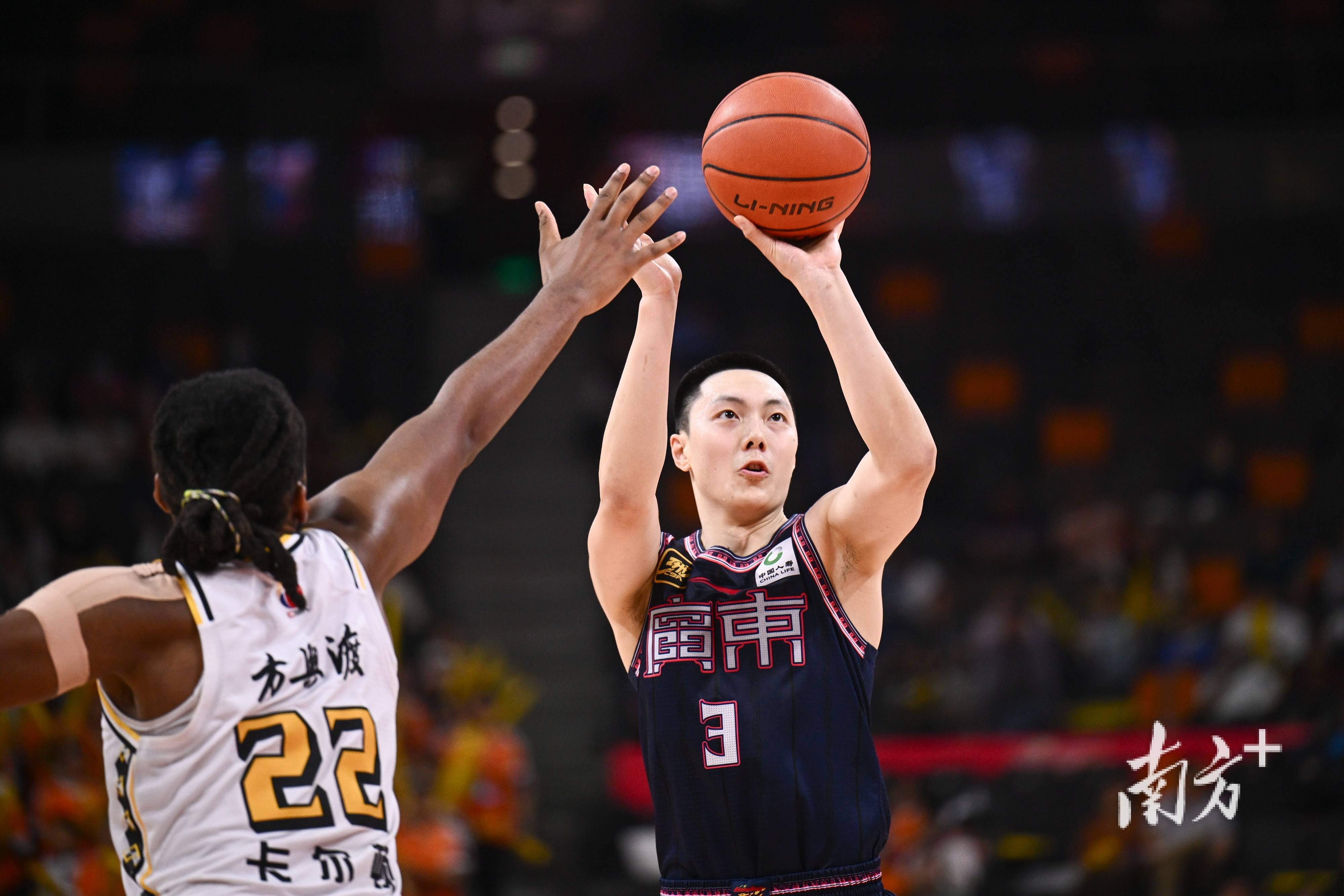 广东宏远训练开放日;关键时刻远射贴柱引欢呼;亚冠在即;球队文化再被提及(广东宏远最新消息今天直播) 广东宏远训练开放日;关键时刻远射贴柱引欢呼;亚冠在即;球队文化再被提及(广东宏远最新消息今天直播)