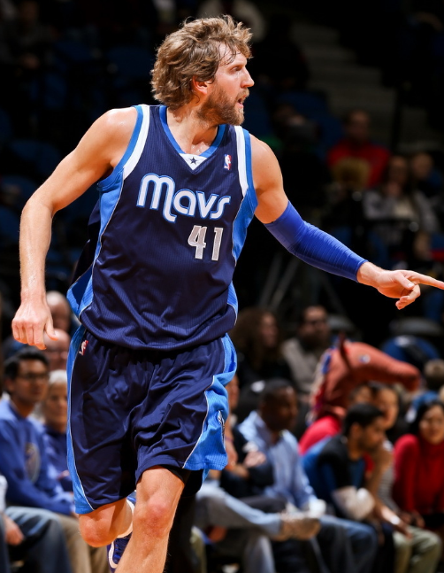 包含西汉姆迎NBA季后赛关键赛，赛后刷新队史纪录，悬念犹存，阵容厚度经受考验的词条