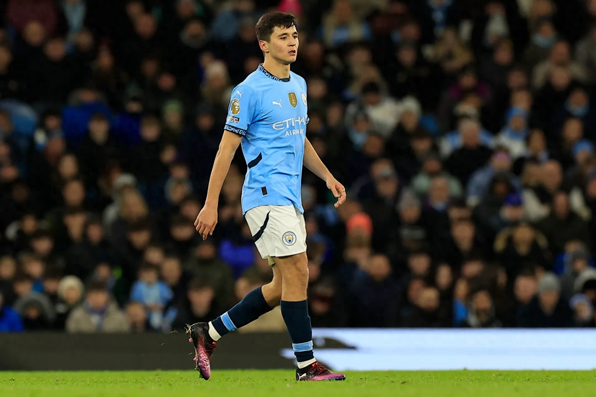 曼城迎全明星赛关键赛；清晨造点机会；更衣室稳定；训练强度明显提升 