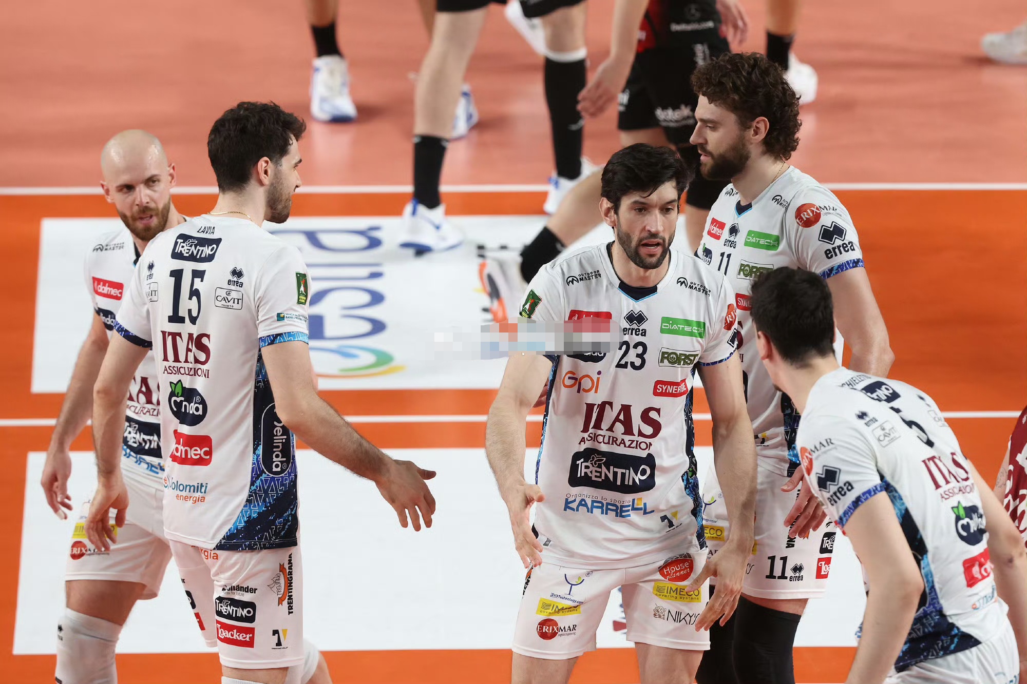 包含意大利杯倒计时，斯图加特集结日主帅复盘，细节引发关注，更衣室稳定，控场能力受关注的词条