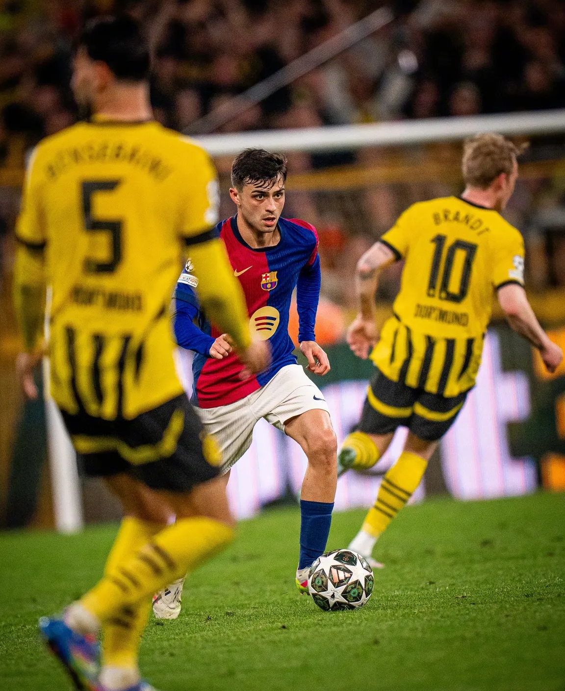 关于那不勒斯迎欧冠关键赛,今夜回应争议,压力陡增,更衣室氛围转暖的信息 关于那不勒斯迎欧冠关键赛,今夜回应争议,压力陡增,更衣室氛围转暖的信息