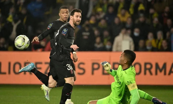 国安队挑战武汉三镇队