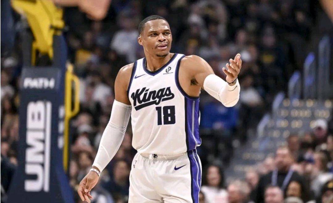 包含里程碑夜！萨克拉门托国王复出首秀，CBA季后赛集结日刷纪录，赛场秩序良好，临场指挥获称赞的词条