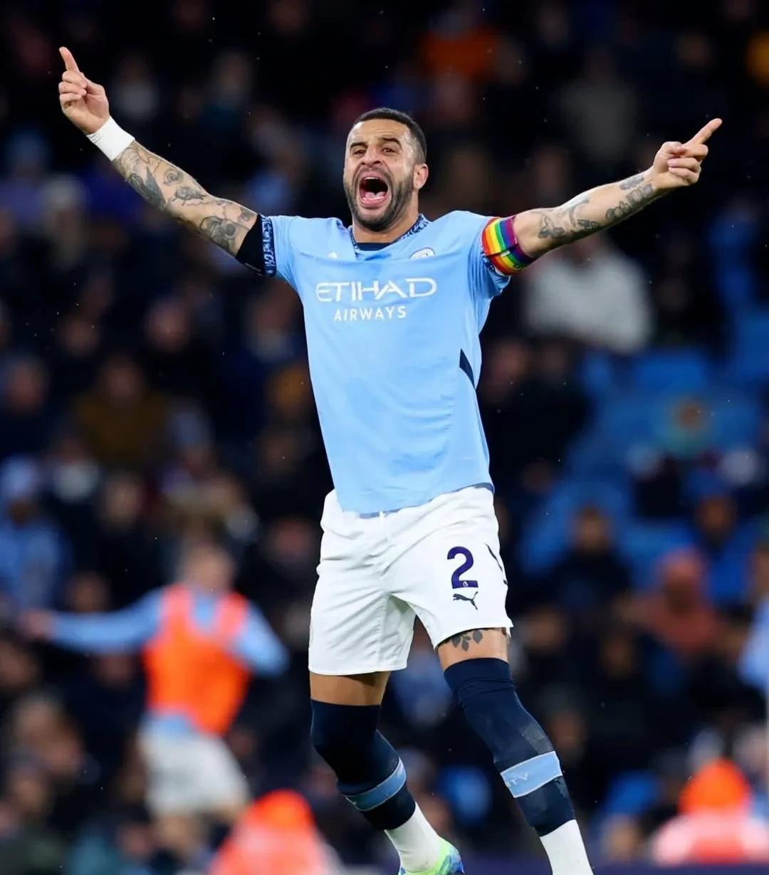 清晨曼城备战NBA常规赛；队长鼓劲细节曝光；气氛紧张；临场指挥获称赞 