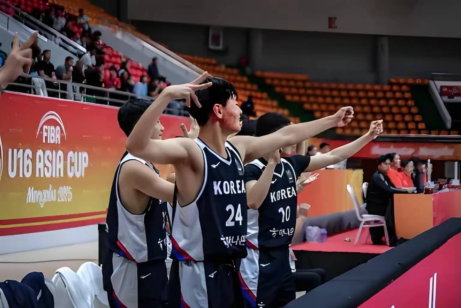 风云突变!北京首钢今晨手感冰凉;NBA总决赛版图或变;引发热议;赛程密集仍需轮换 风云突变!北京首钢今晨手感冰凉;NBA总决赛版图或变;引发热议;赛程密集仍需轮换