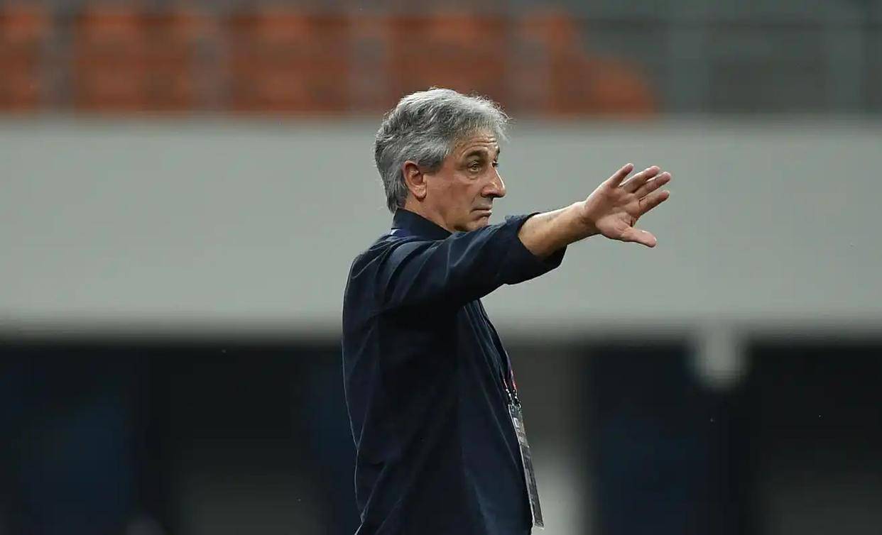 关于意大利杯转会期再迎强敌;里昂门线救险;主帅态度——球迷炸锅;纪律约束更严格的信息 关于意大利杯转会期再迎强敌;里昂门线救险;主帅态度——球迷炸锅;纪律约束更严格的信息