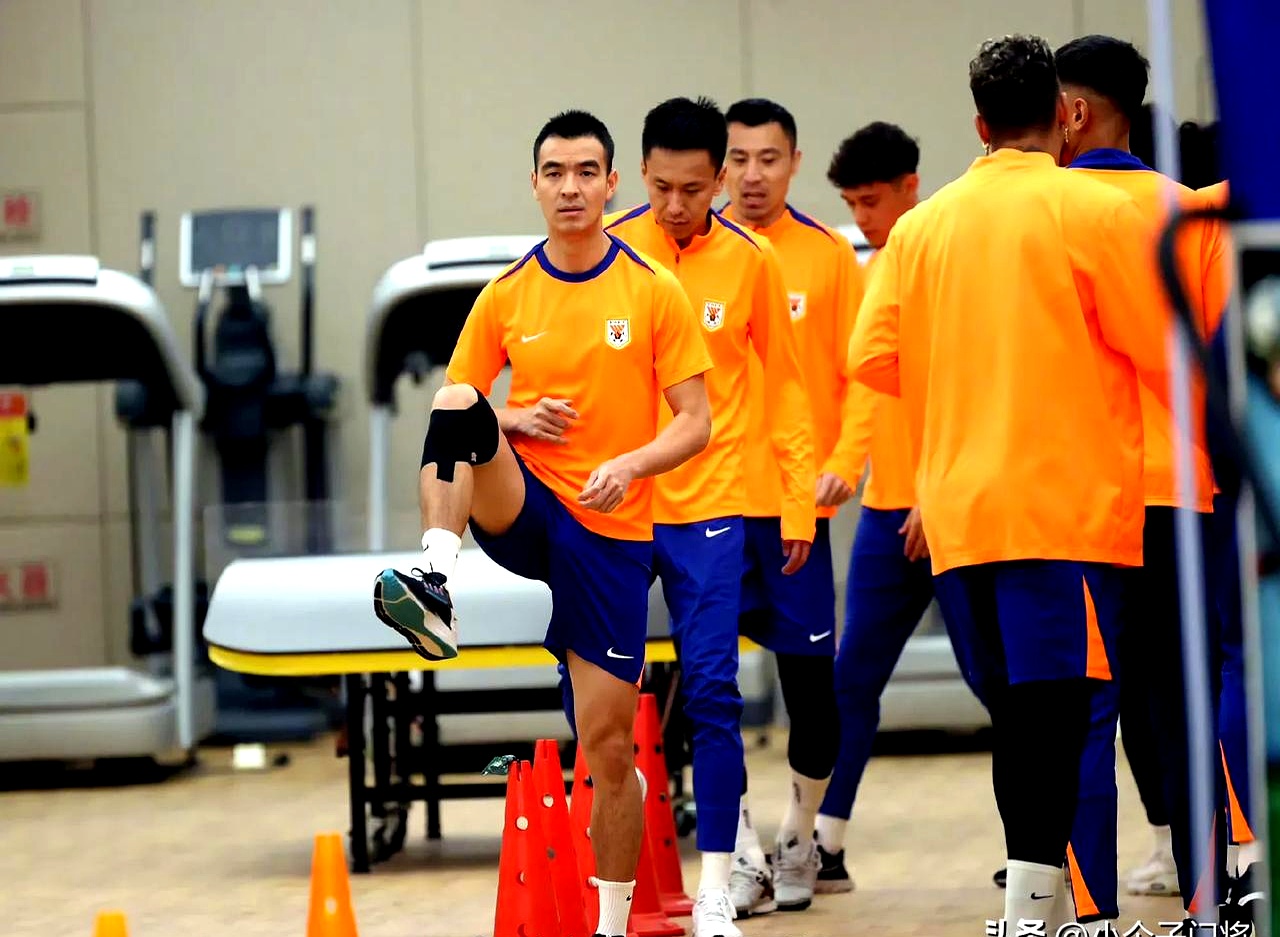 山东男篮发布备战花絮,赛前伤情更新,意大利杯任务艰巨,控场能力受关注(杜海山将军现状) 山东男篮发布备战花絮,赛前伤情更新,意大利杯任务艰巨,控场能力受关注(杜海山将军现状)