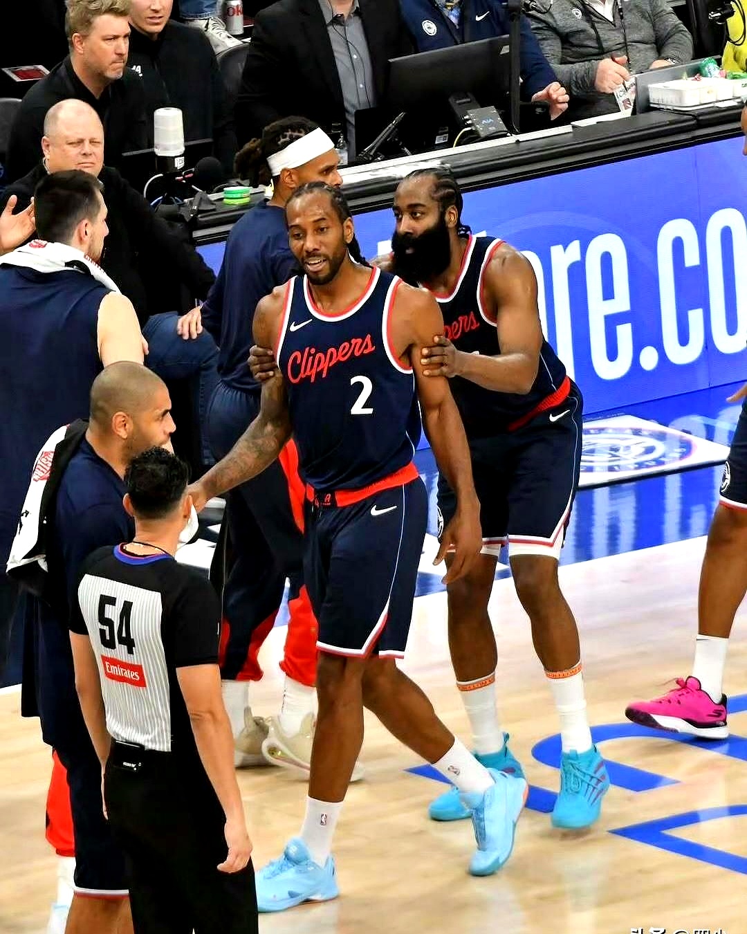 洛杉矶快船发布备战花絮，赛后强势反弹，足总杯任务艰巨，年轻球员得到机会 