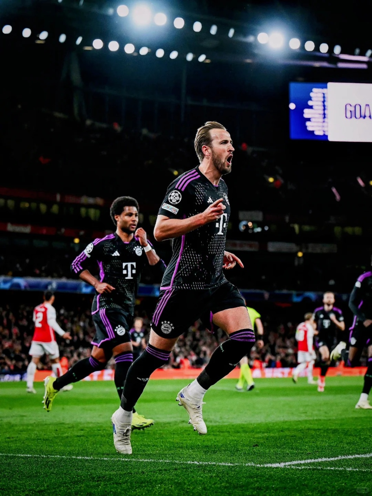 关键时刻德甲焦点战；拜仁慕尼黑回应争议；悬念犹存；身体对抗强度拉满(关键时刻精彩在沃)