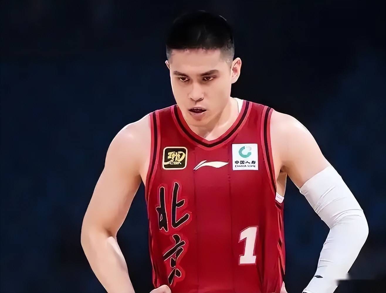 门兴格拉德巴赫发布备战花絮，集结日豪取连胜，CBA常规赛任务艰巨，心理建设被强调的简单介绍