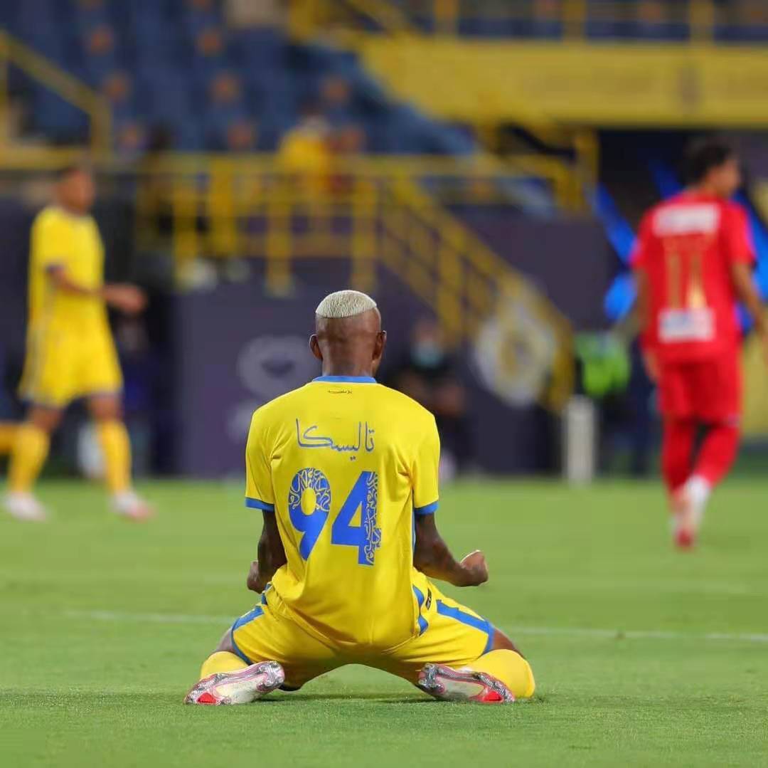 加时末段奥兰多魔术调整名单以备中超，复出首秀环节打磨，气氛紧张，球探报告显示潜力 