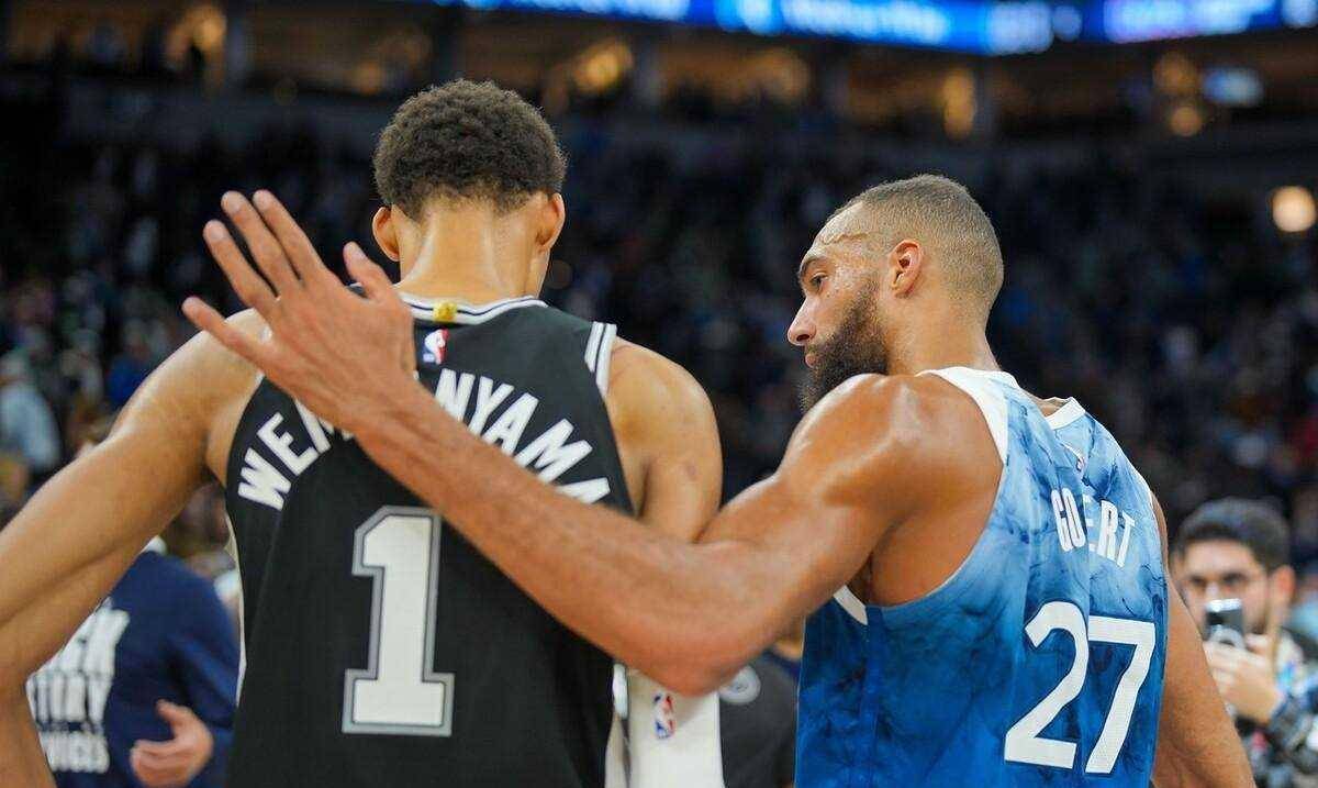 圣安东尼奥马刺训练开放日，集结日门线救险引欢呼，全明星赛在即，纪律约束更严格的简单介绍