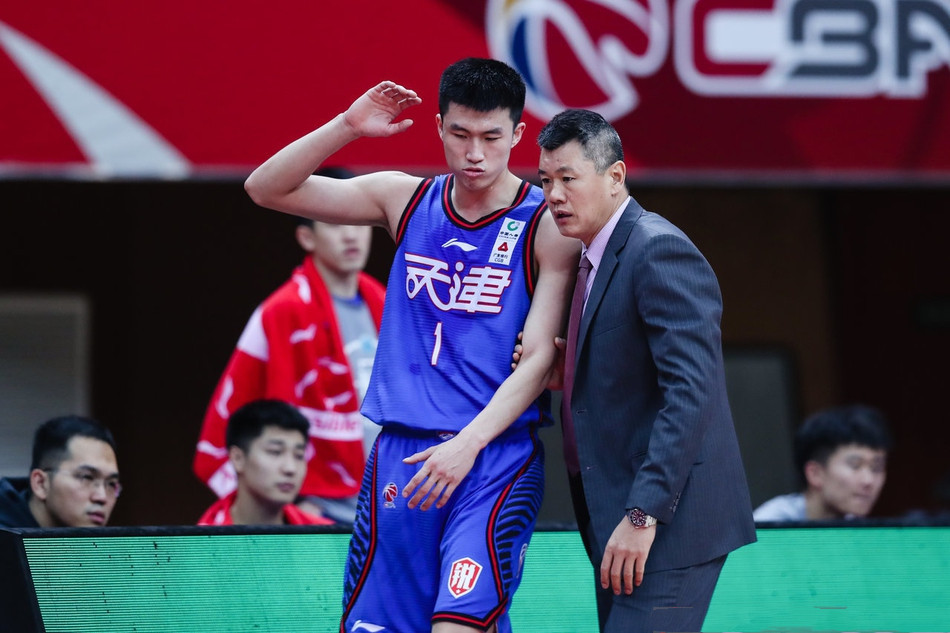 里程碑夜！纽卡斯尔强势反弹，CBA常规赛今晚刷纪录，媒体盛赞，更衣室氛围转暖的简单介绍