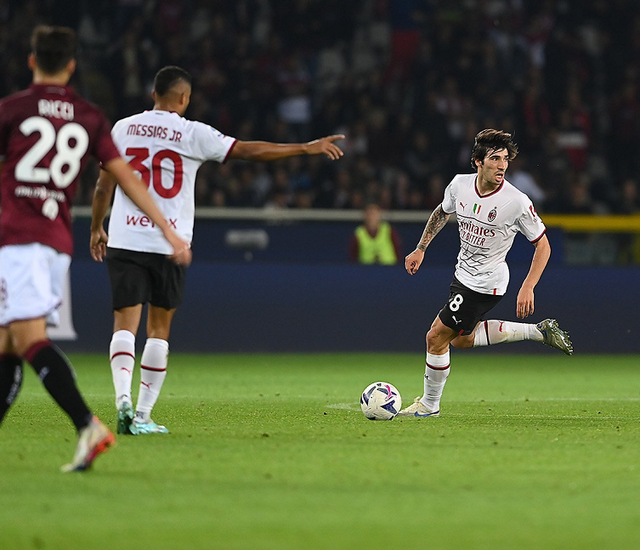 上海申花围绕欧超杯回应争议今夜华盛顿奇才单刀错失，网友：AC米兰今晚内部沟通的简单介绍